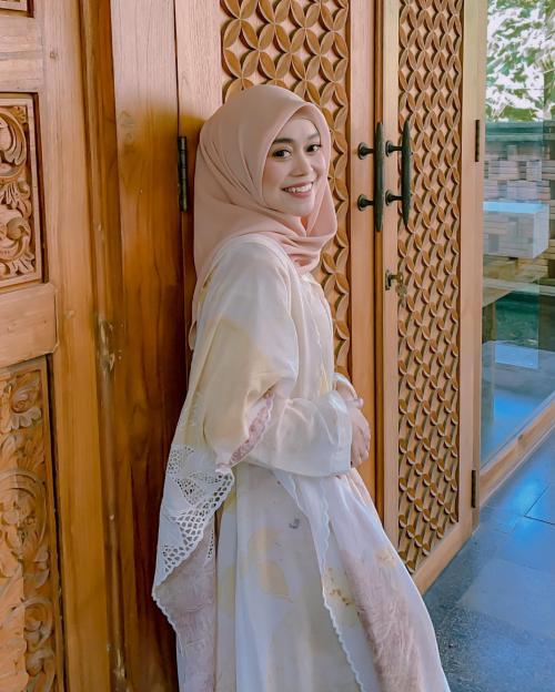 OOTD Hijab ala Lesty Kejora