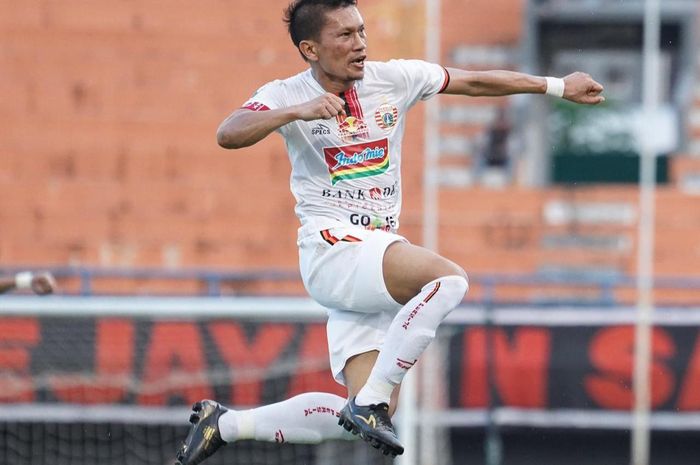 Kapten Persija Jakarta, Ismed Sofyan, saat merayakan gol yang dicetaknya ke gawang Borneo FC pada leg kedua semifinal Piala Indonesia 2018.